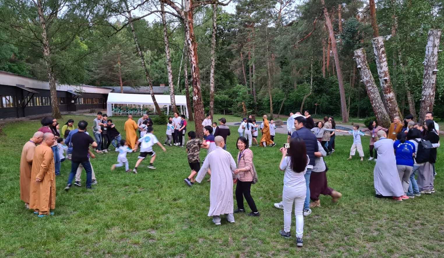 Trại Sinh Hoạt Phật Giáo (tiếng Đức / Việt)